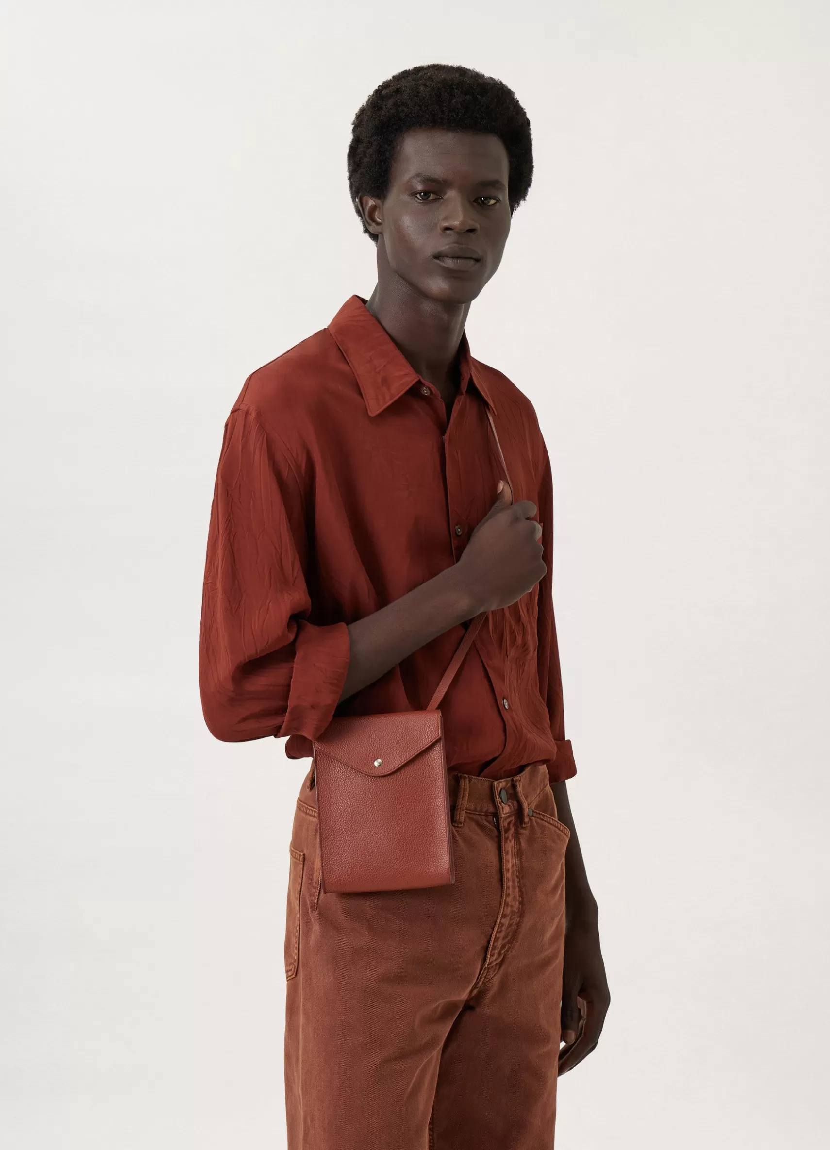 Enveloppe With Strap<LEMAIRE New